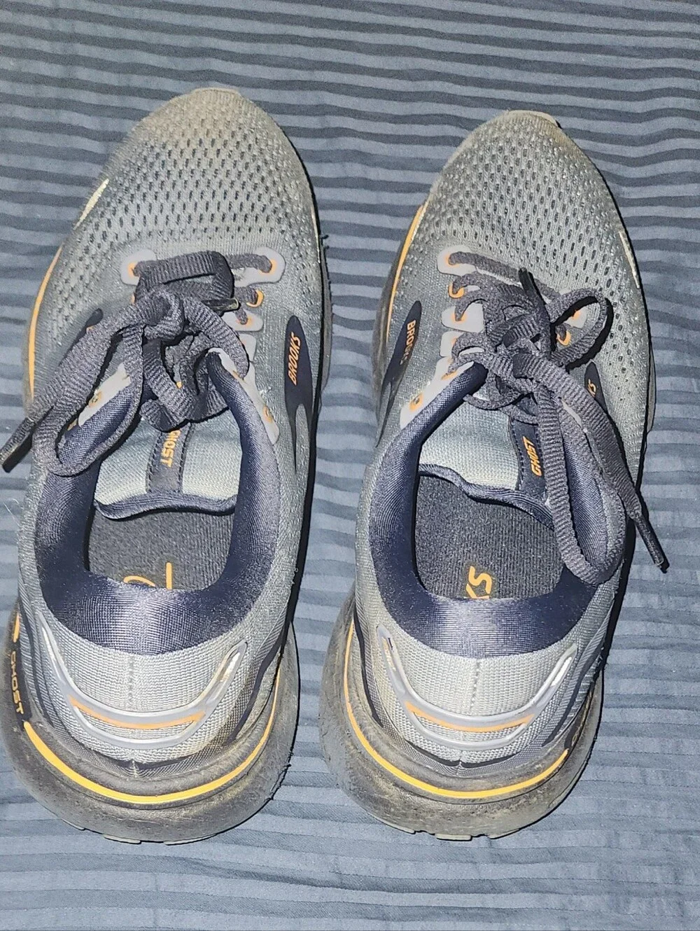 Brooks Ghost 15 Men's Gray and Black Running Shoes with Yellow Accent Size 8.5